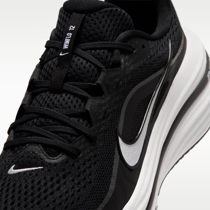 Nike Winflo 12 Straßenlaufschuh (Herren) – Schwarz/Dark Smoke Grey/Weiß