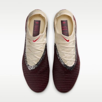 Nike United Phantom 6 Low Elite Fußballschuh für normalen Rasen – Burgundy Crush/Fossil/University Red