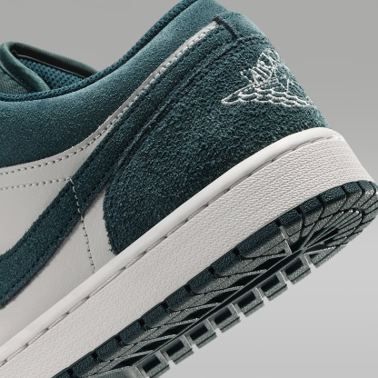 Air Jordan 1 Low Herrenschuh – Midnight Spruce/Pale Ivory/Light Orewood Brown