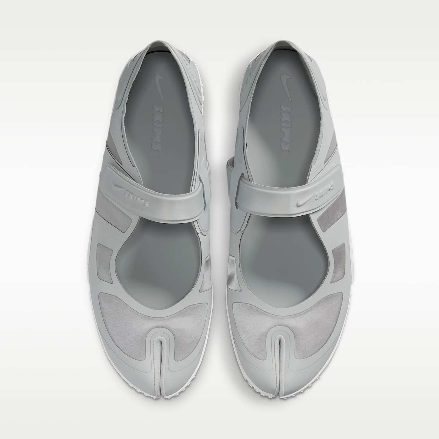 NikeSKIMS Rift Satin Schuh (Damen) – Night Silver/Base Grey/Medium Silver/Night Silver