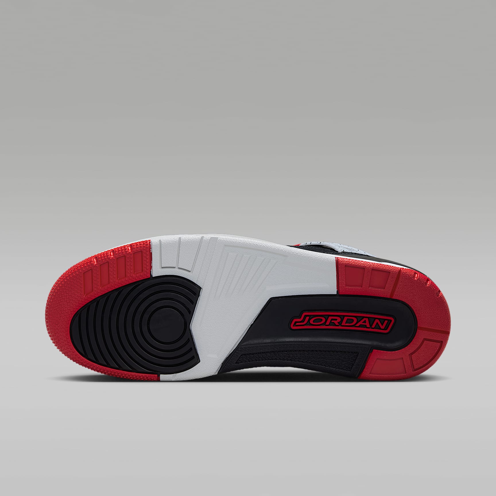 Jordan Spizike Low Herrenschuh – Schwarz/Wolf Grey/Weiß/Gym Red