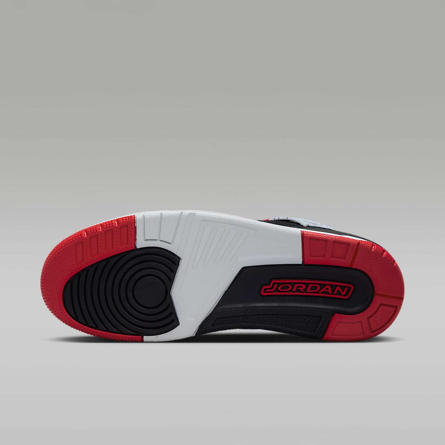 Jordan Spizike Low Herrenschuh – Schwarz/Wolf Grey/Weiß/Gym Red