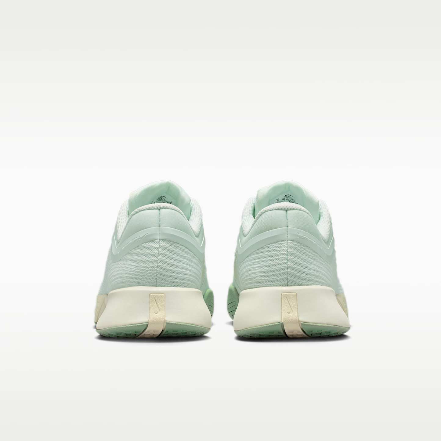 Nike Vapor Pro 3 Tennisschuh für Hartplätze (Damen) – Barely Green/Sea Glass/Steam/Coconut Milk