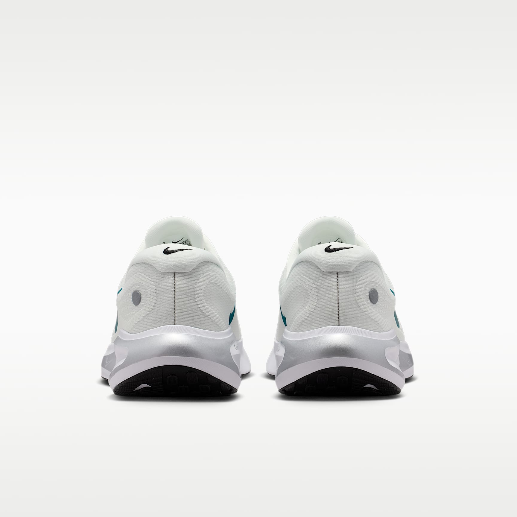 Nike Journey Run Straßenlaufschuh (Herren) – Summit White/Schwarz/Metallic Silver/Bright Spruce