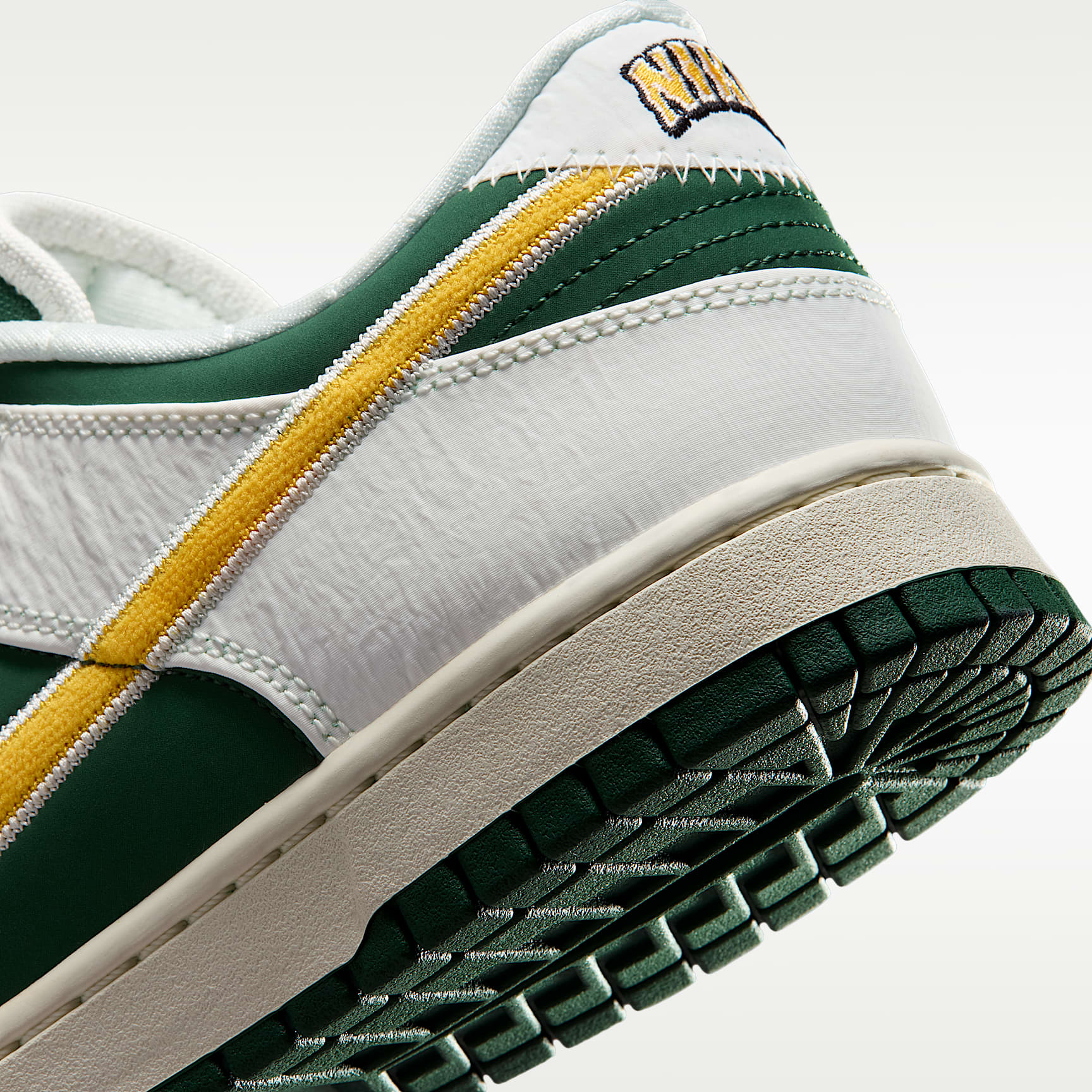 Nike Dunk Low Retro Herrenschuh – Sail/Fir/University Red/University Gold