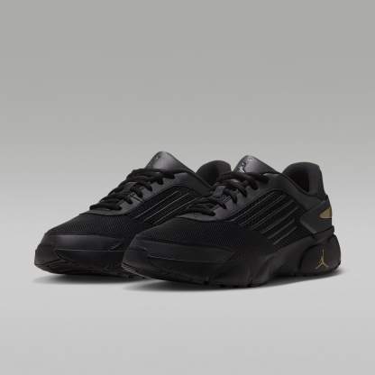 Jordan Trunner Flow Schuhe (Herren) – Schwarz/Metallic Gold/Dark Smoke Grey