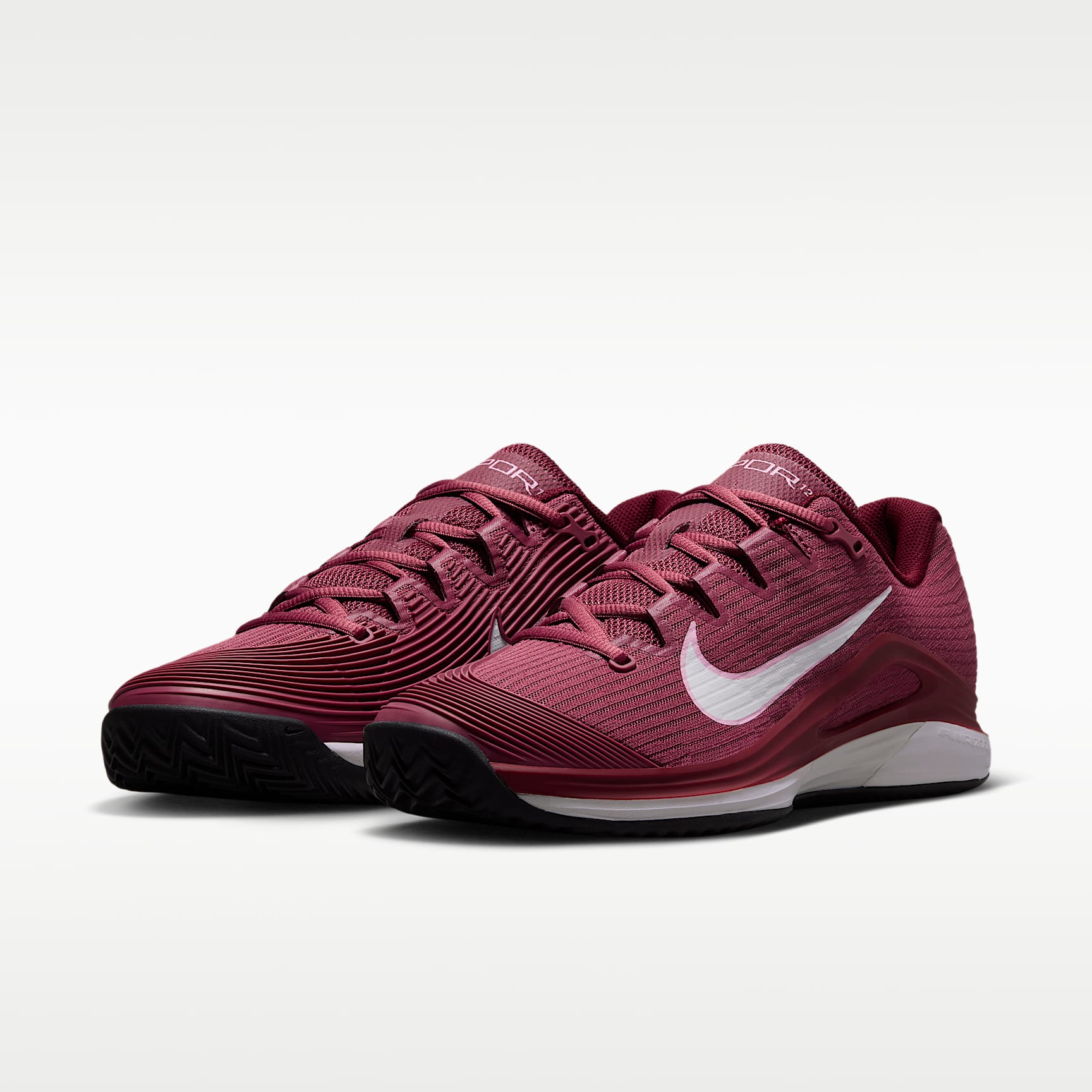 Nike Vapor 12 Tennisschuh für Clay Courts (Damen) – Pink Smoke/Vast Grey/Schwarz/Weiß
