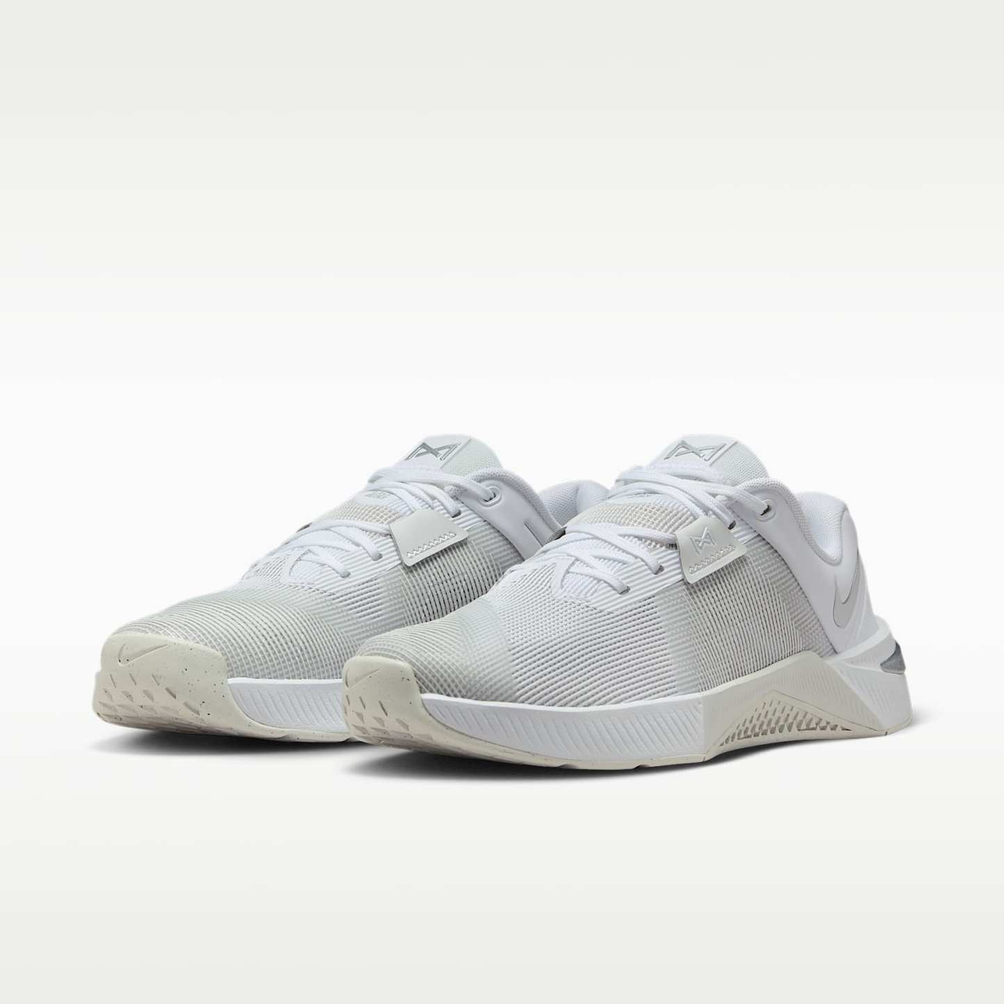 Nike Metcon 10 Trainingsschuh für Damen – Weiß/Platinum Tint/Wolf Grey/Metallic Silver