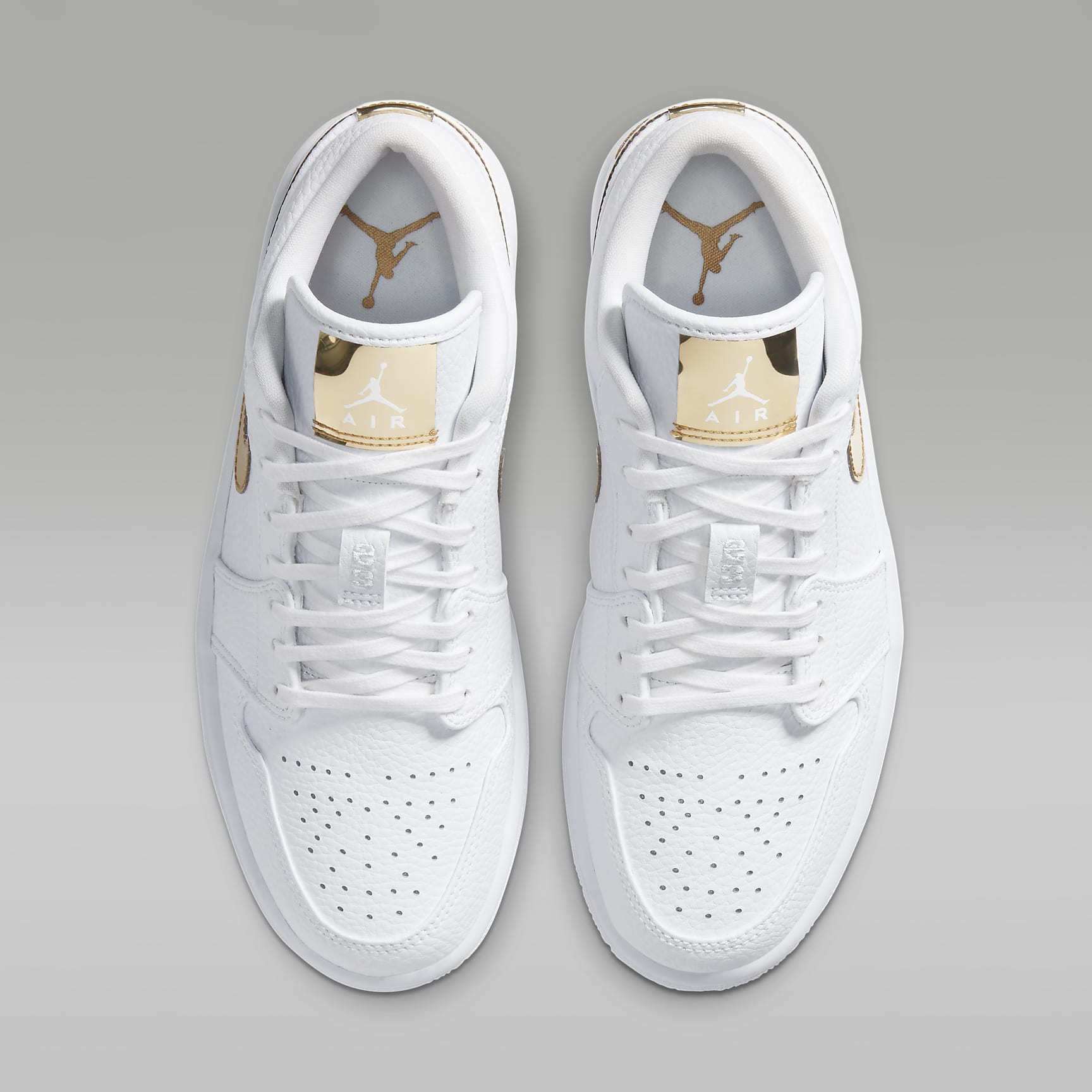 Air Jordan 1 Low SE Damenschuh – Weiß/Weiß/Metallic Gold