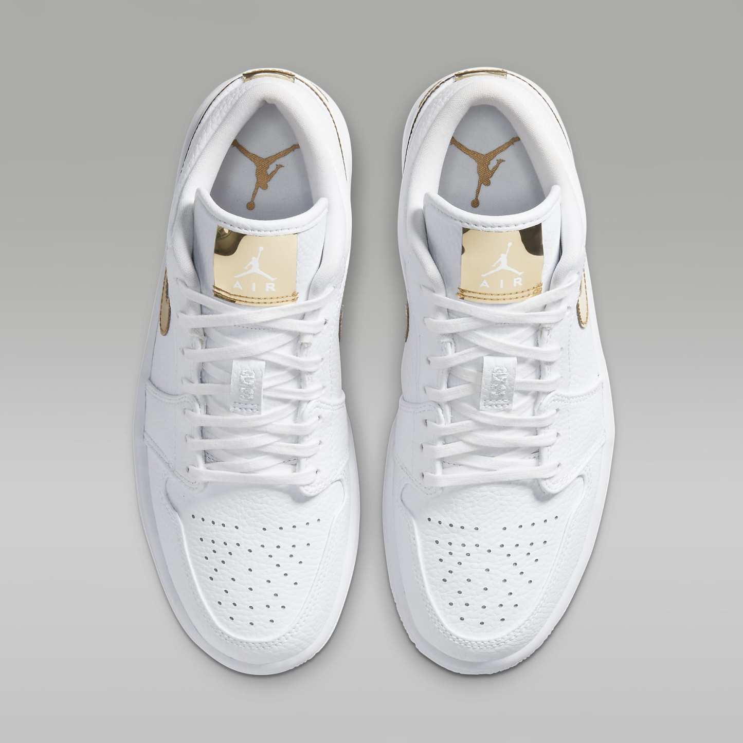 Air Jordan 1 Low SE Damenschuh – Weiß/Weiß/Metallic Gold