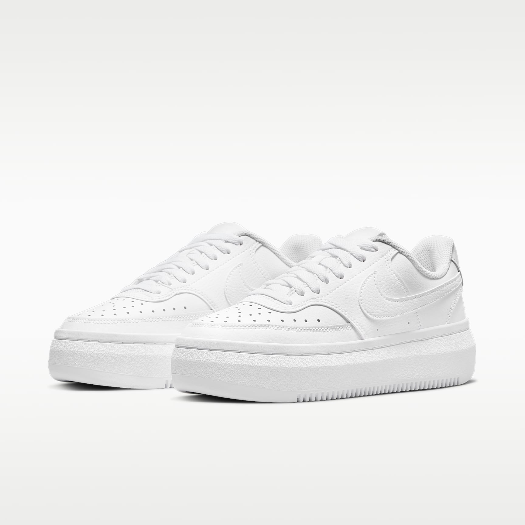 Nike Court Vision Alta Schuh (Damen) – Weiß/Weiß/Weiß