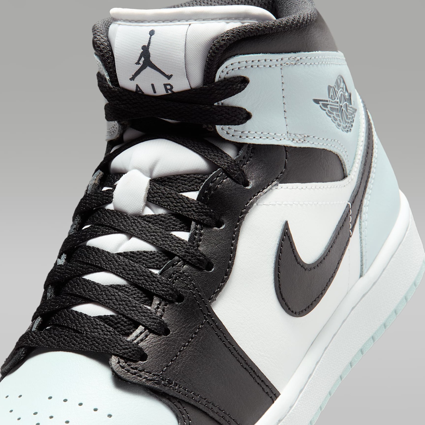 Air Jordan 1 Mid Herrenschuh – Schwarz/Aura/Weiß/Squadron Blue