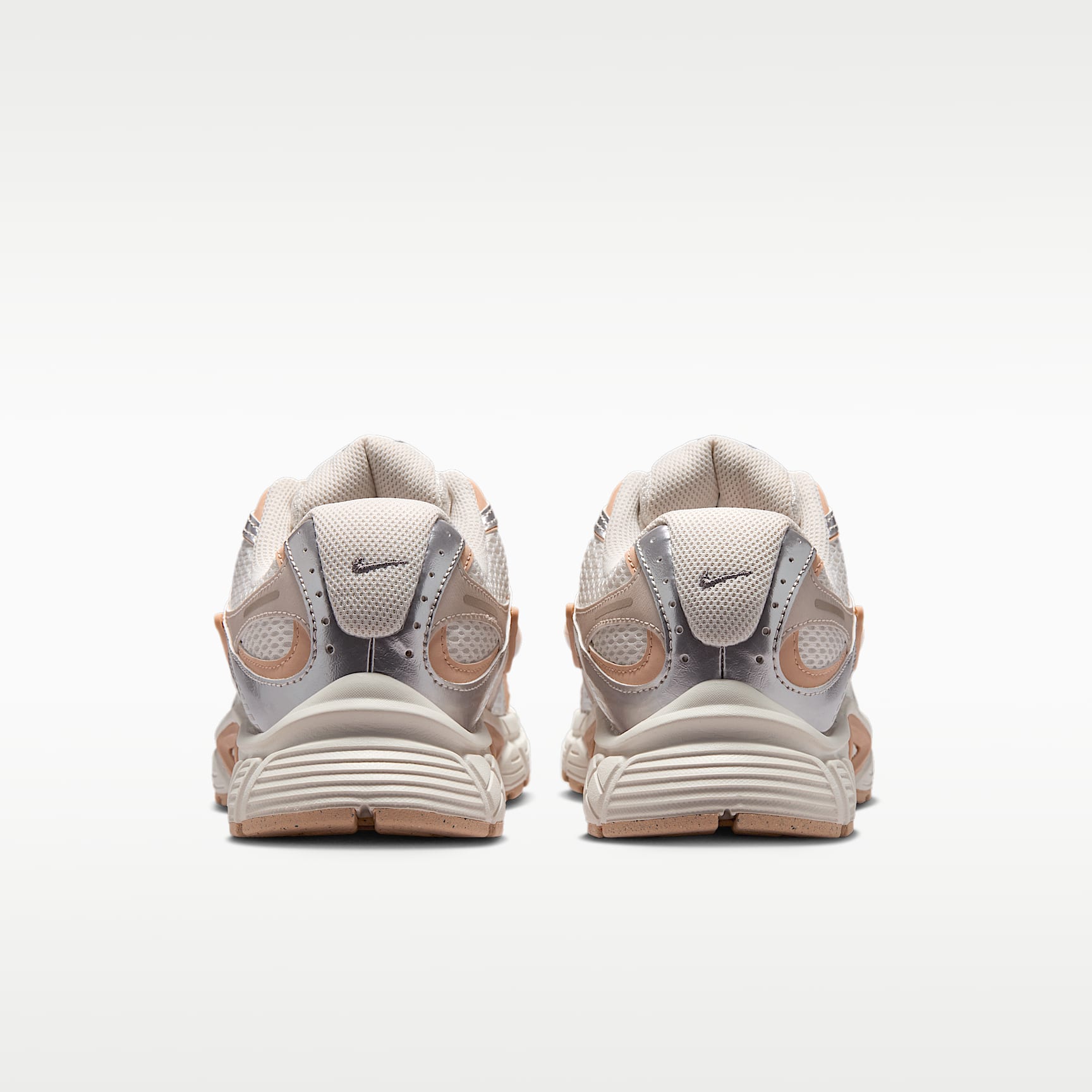 Nike V5 RNR Schuh mit reflektierenden Akzenten (Damen) – Phantom/Chalk/Shimmer/Phantom