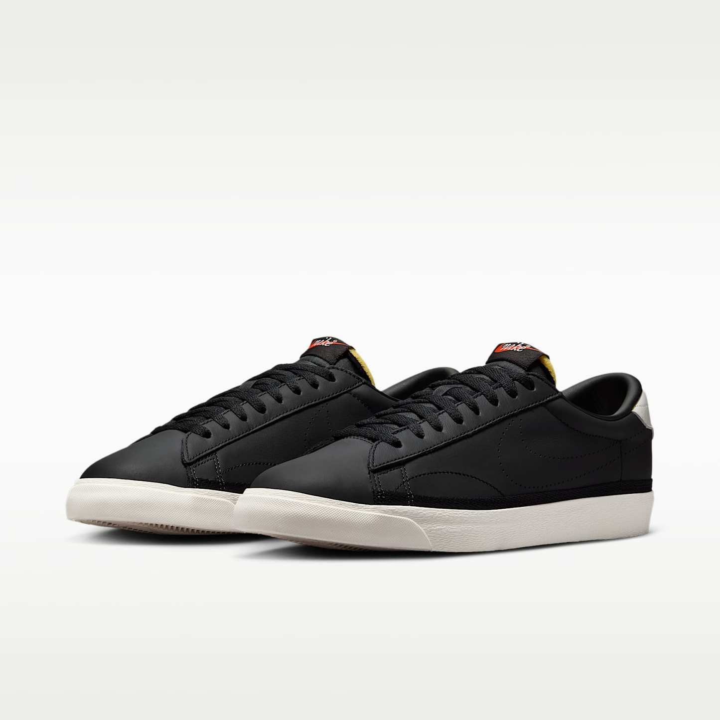 Nike Tennis Classic Schuh (Herren) – Schwarz/Sail/Team Orange/Schwarz