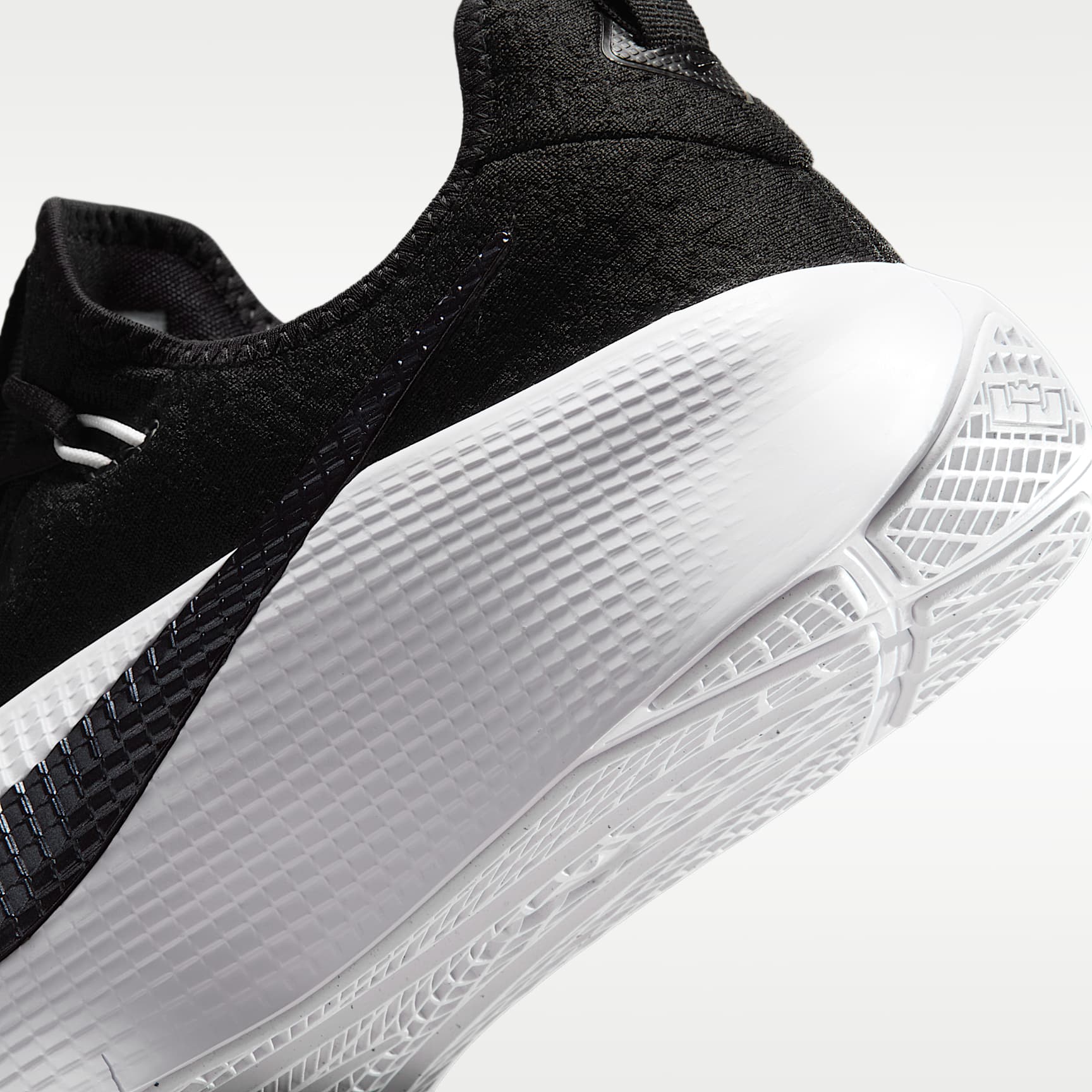 LeBron TR 1 Workout-Schuh (Herren) – Schwarz/Weiß/Schwarz