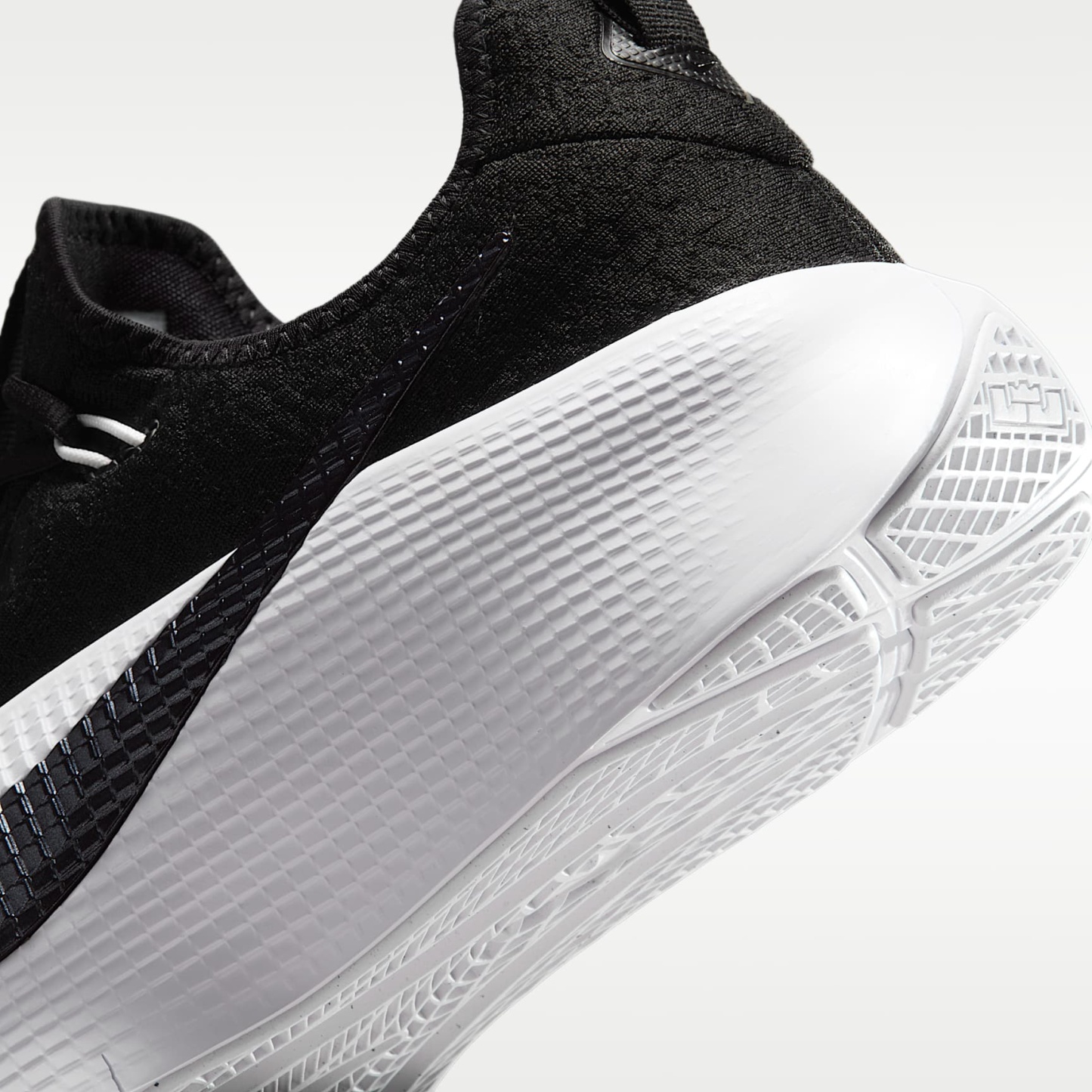 LeBron TR 1 Workout-Schuh (Herren) – Schwarz/Weiß/Schwarz
