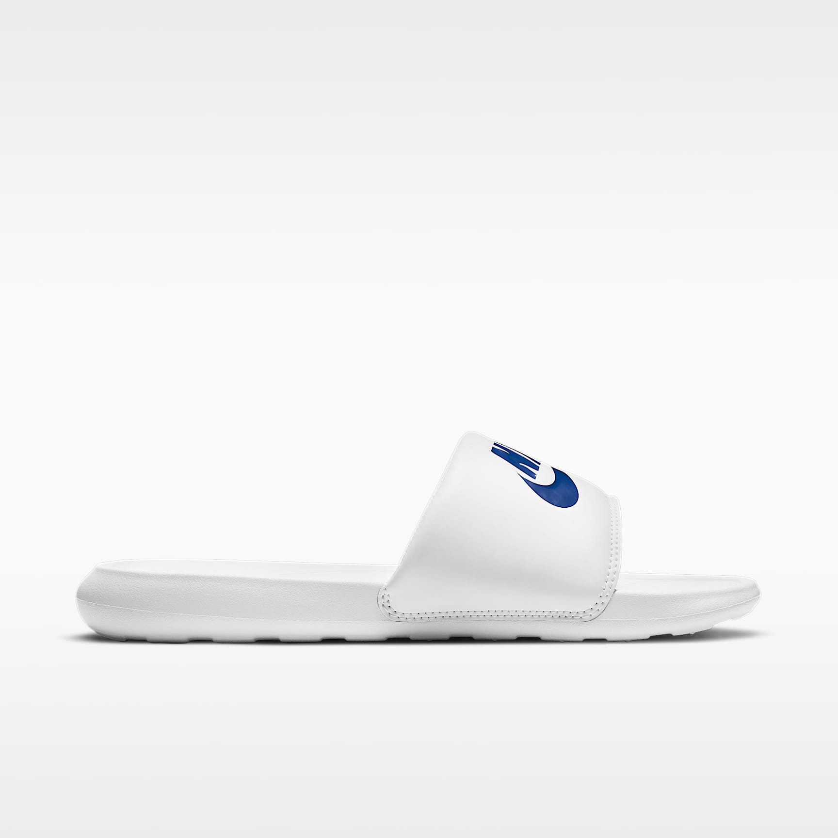 Nike Victori One Slides (Herren) – Weiß/Weiß/Game Royal