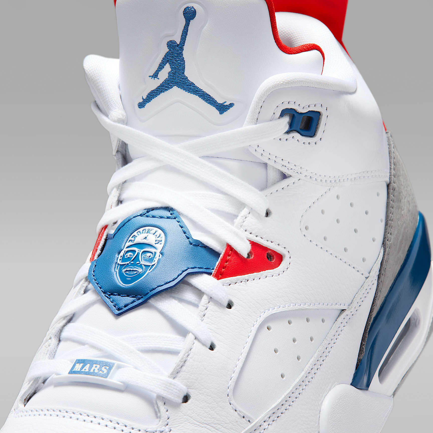 Jordan Son of Mars Low Herrenschuh – Weiß/Varsity Red/Light Smoke Grey/True Blue