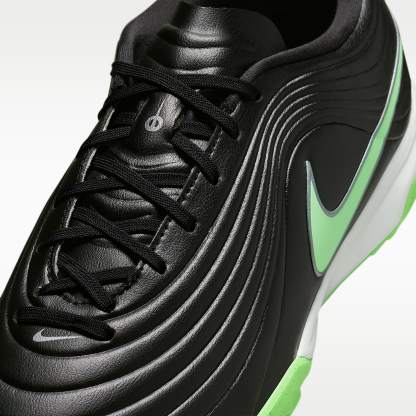 Nike Tiempo Maestro Academy Low-Top-Fußballschuh für Turf – Schwarz/Schwarz/Illusion Green