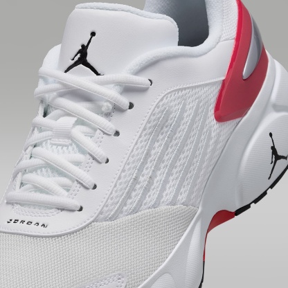 Jordan Trunner Flow Schuhe (Herren) – Weiß/Gym Red/Metallic Silver/Schwarz
