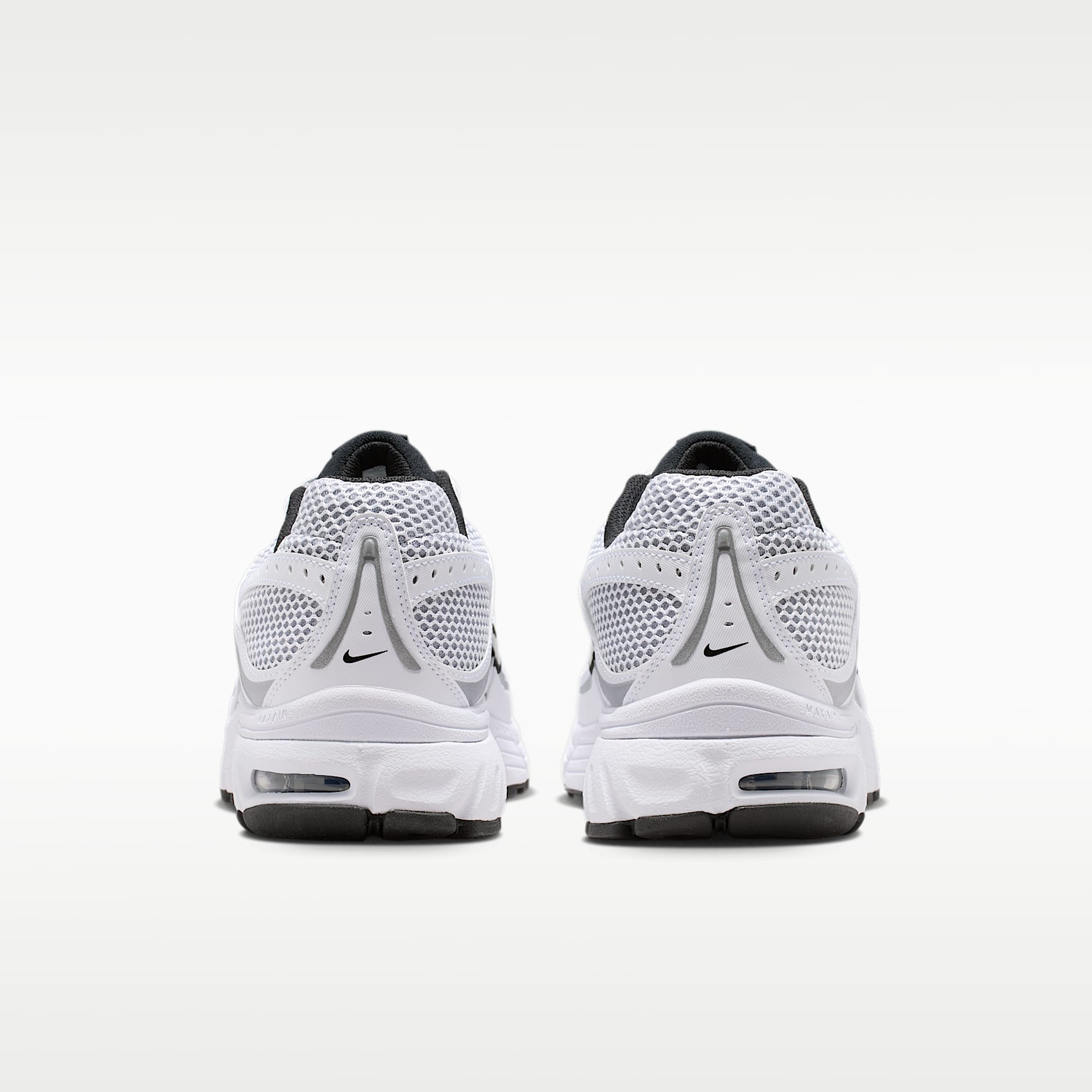 Nike Air Max Moto 2K Schuh (Herren) – Weiß/Schwarz/Wolf Grey/Metallic Silver