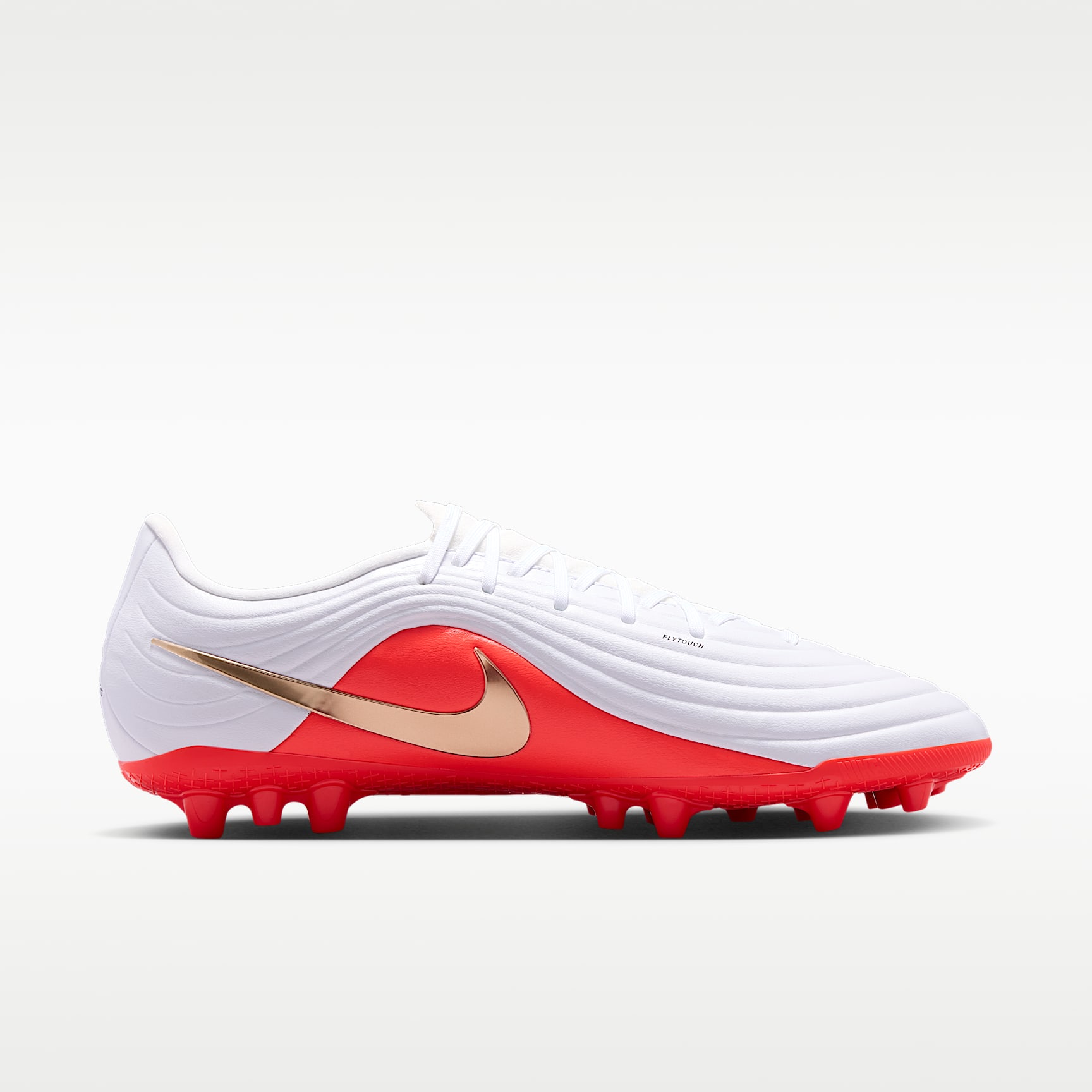 Nike Tiempo Maestro Academy Low Top Fußballschuh für Kunstrasen – Weiß/Bright Crimson/Blur