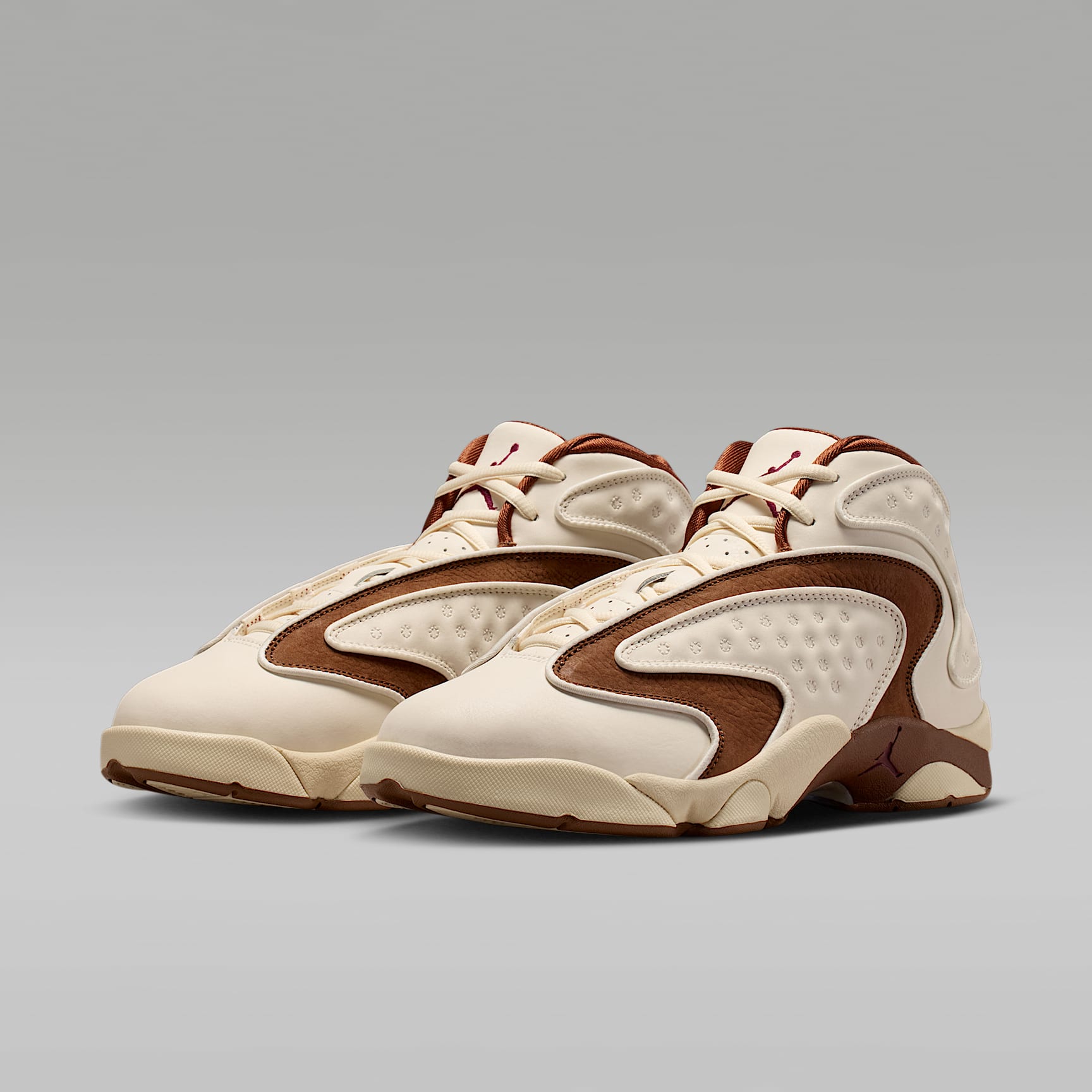 Air Jordan OG Damenschuh – Pale Ivory/Light British Tan/Muslin/Track Red
