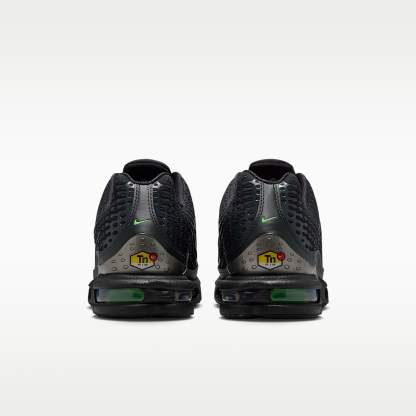 Nike Air Max Plus VII Schuh (Herren) – Schwarz/Dark Smoke Grey/Metallic Pewter/Illusion Green