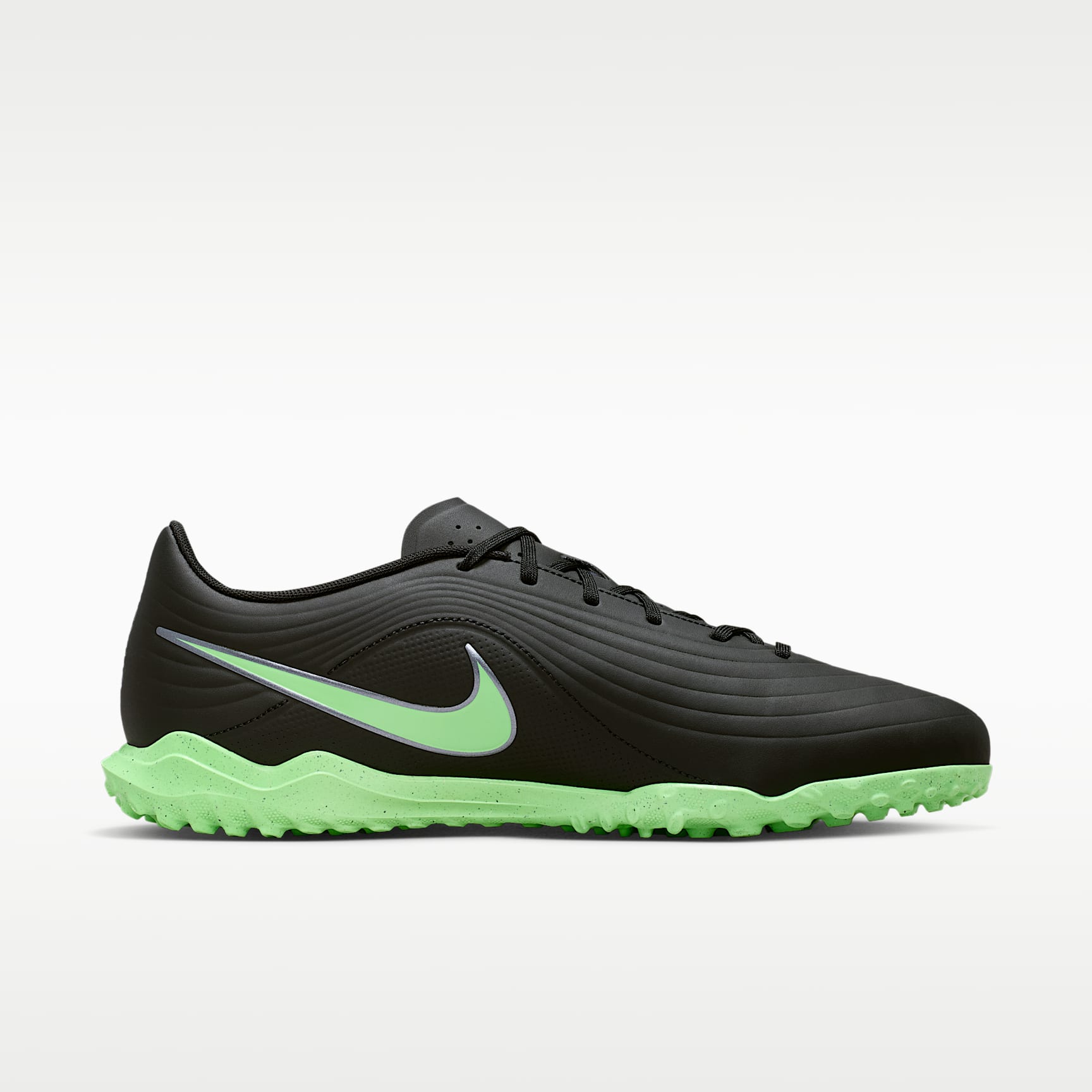 Nike Tiempo Maestro Club Low-Top-Fußballschuh für Turf – Schwarz/Schwarz/Illusion Green