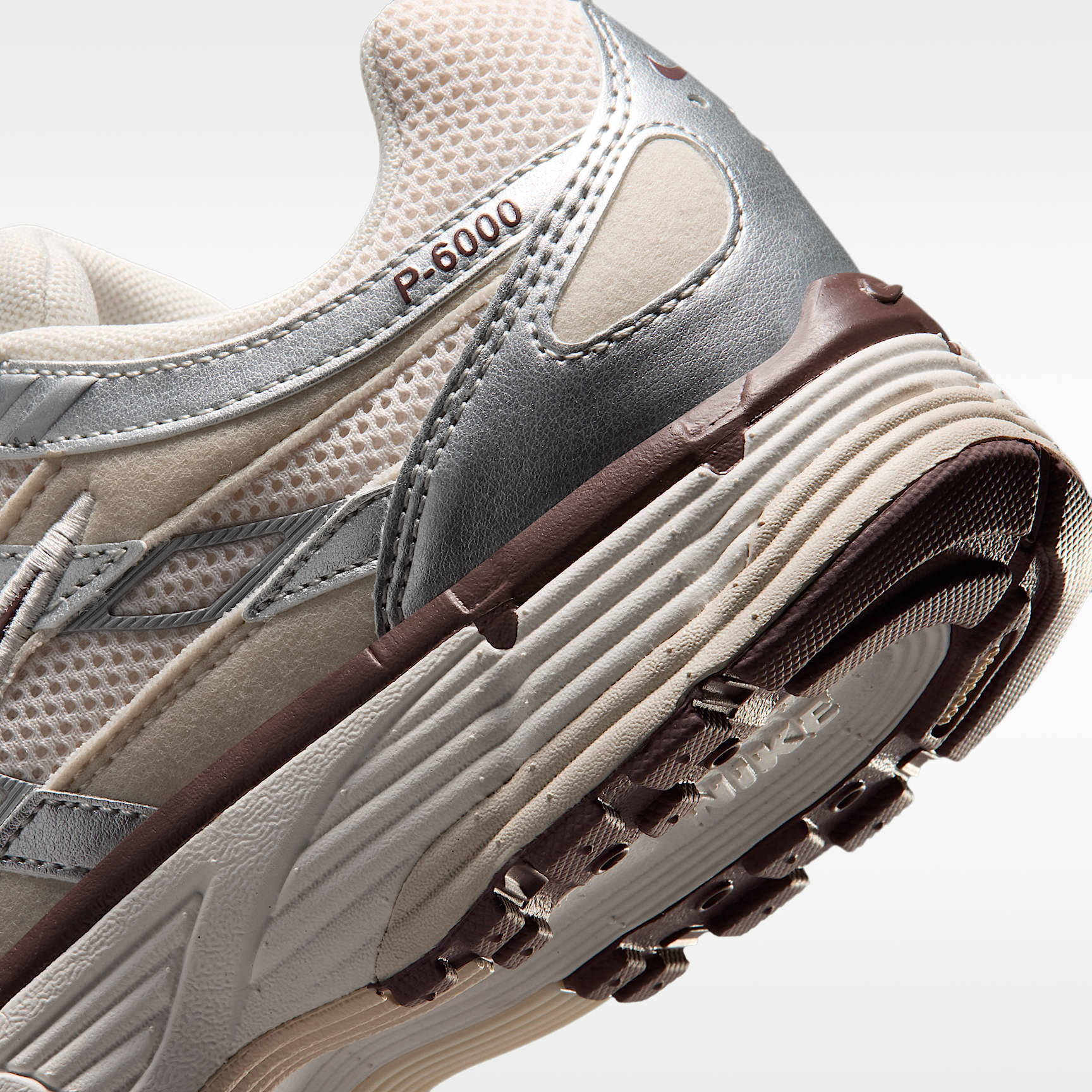 Nike P-6000 Schuh (Damen) – Phantom/Metallic Silver/Light Orewood Brown/Tattoo