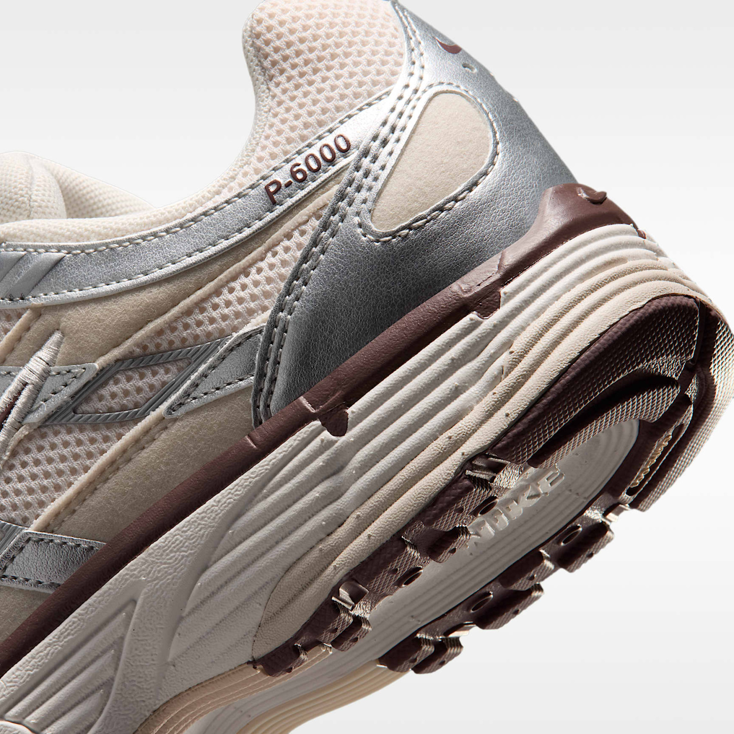 Nike P-6000 Schuh (Damen) – Phantom/Metallic Silver/Light Orewood Brown/Tattoo