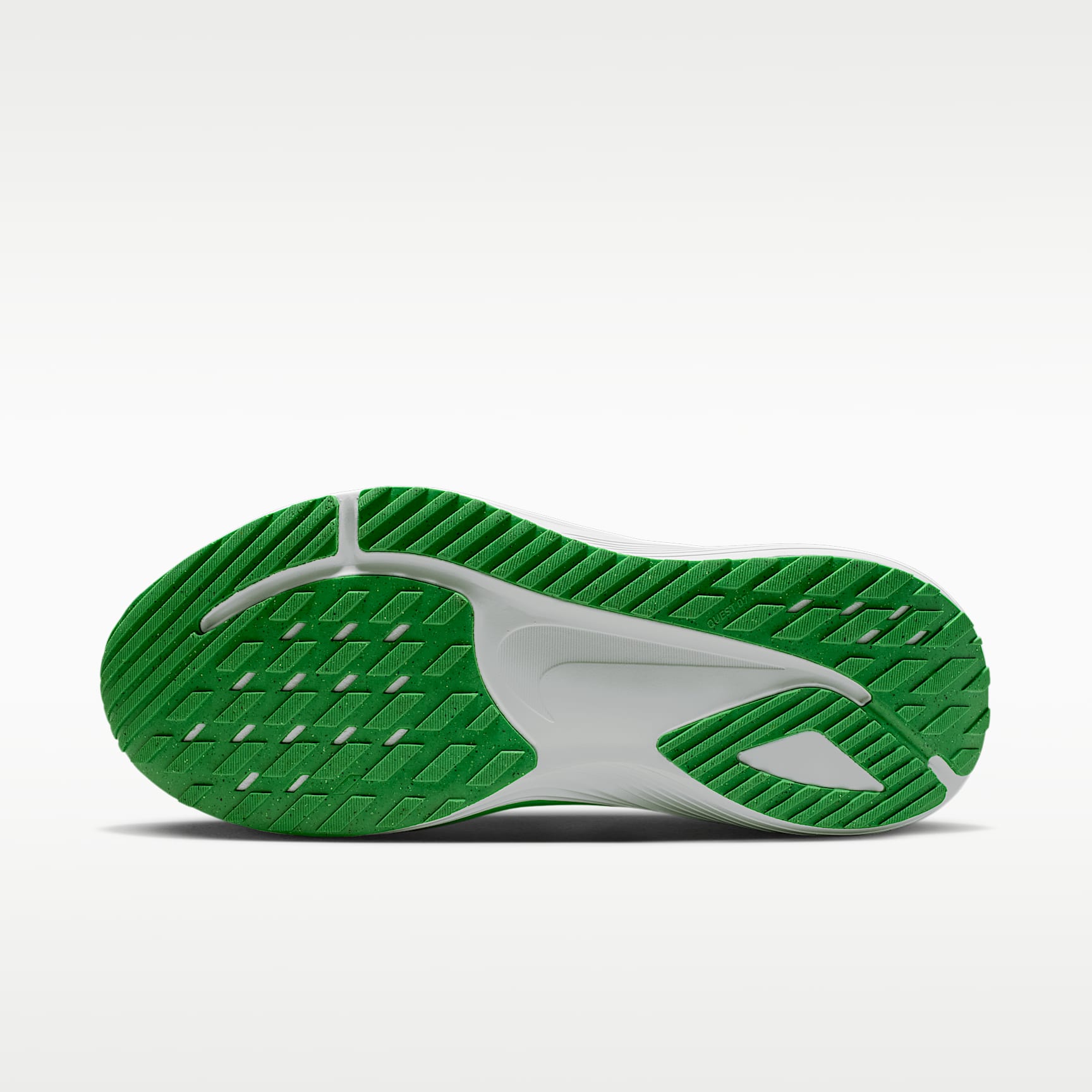 Nike Quest 7 Straßenlaufschuhe (Herren) – Weiß/Green Spark/Midnight Navy