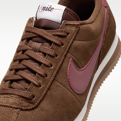 Nike Cortez Schuh (Damen) – Cacao Wow/Sail/Gum Light Brown/Pink Smoke