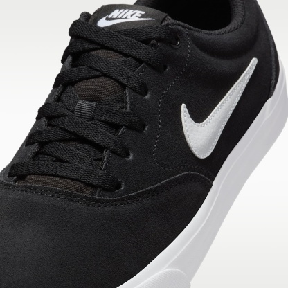 Nike Charge Wildlederschuh (Herren) – Schwarz/Schwarz/Weiß