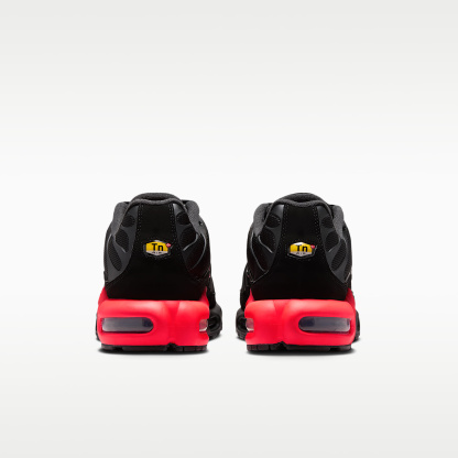 Nike Air Max Plus Schuh (Herren) – Schwarz/Bright Crimson/Schwarz/Schwarz
