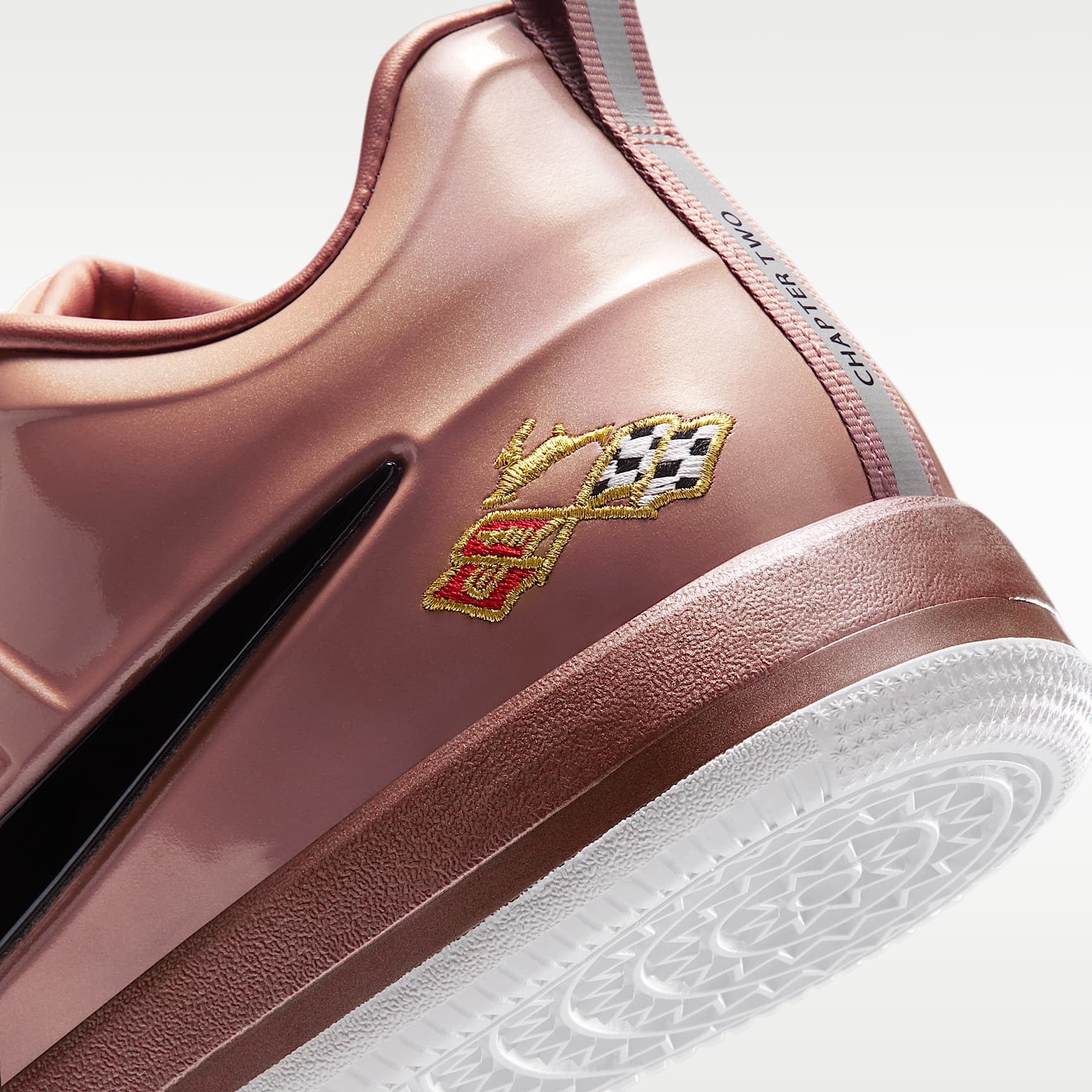 Book 2 x Chevy Basketballschuh – Metallic Red Bronze/Sail/Metallic Silver/Schwarz