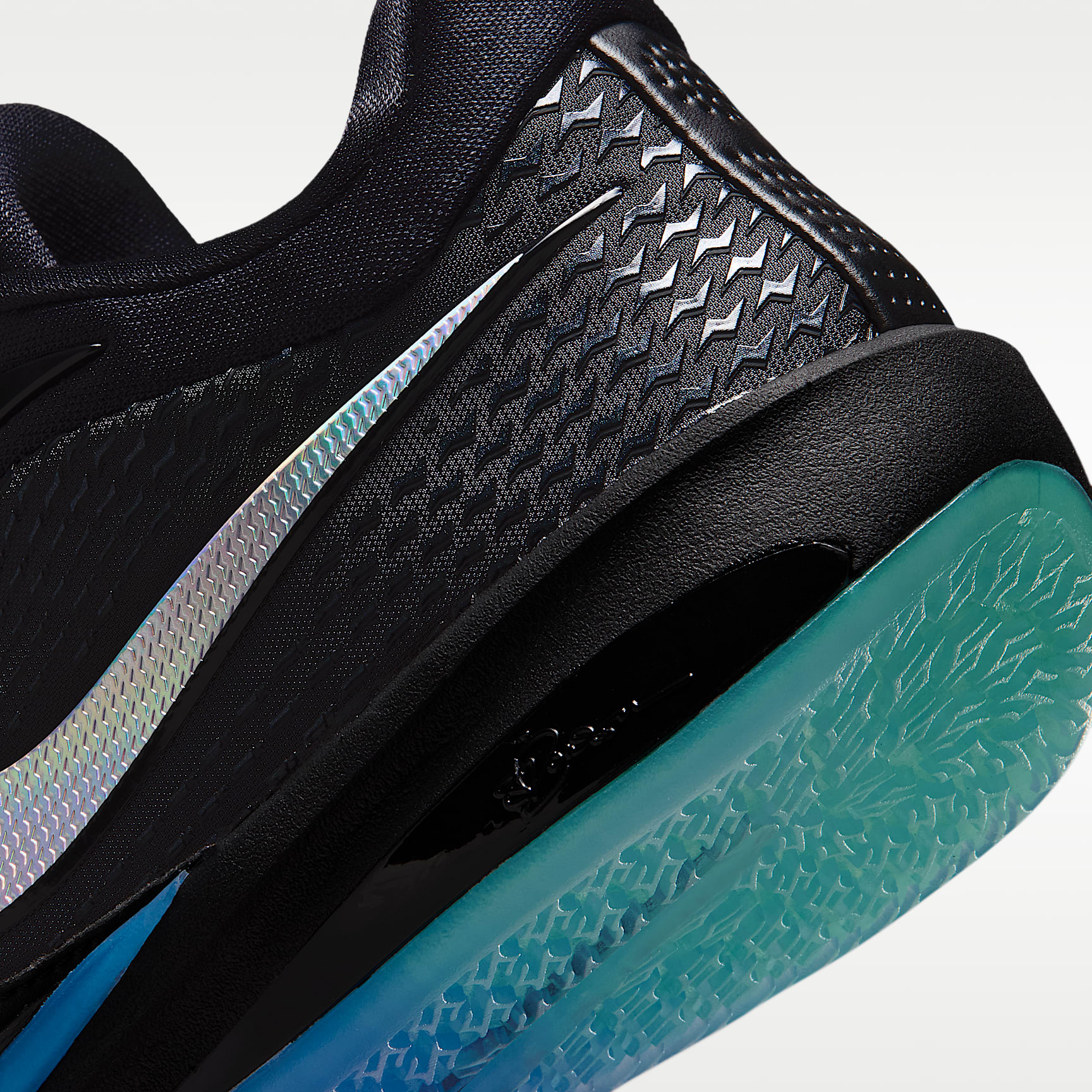 Sabrina 4 Basketballschuh – Schwarz/Blue Glow/Light Aqua/Multi-Color