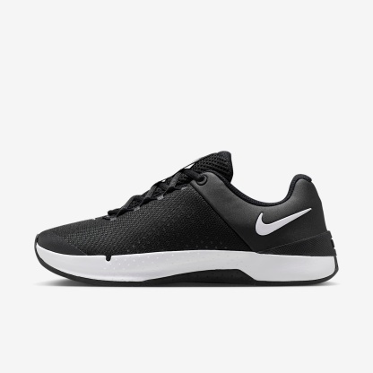 Nike MC Trainer 4 Trainingsschuh (Damen) – Schwarz/Weiß