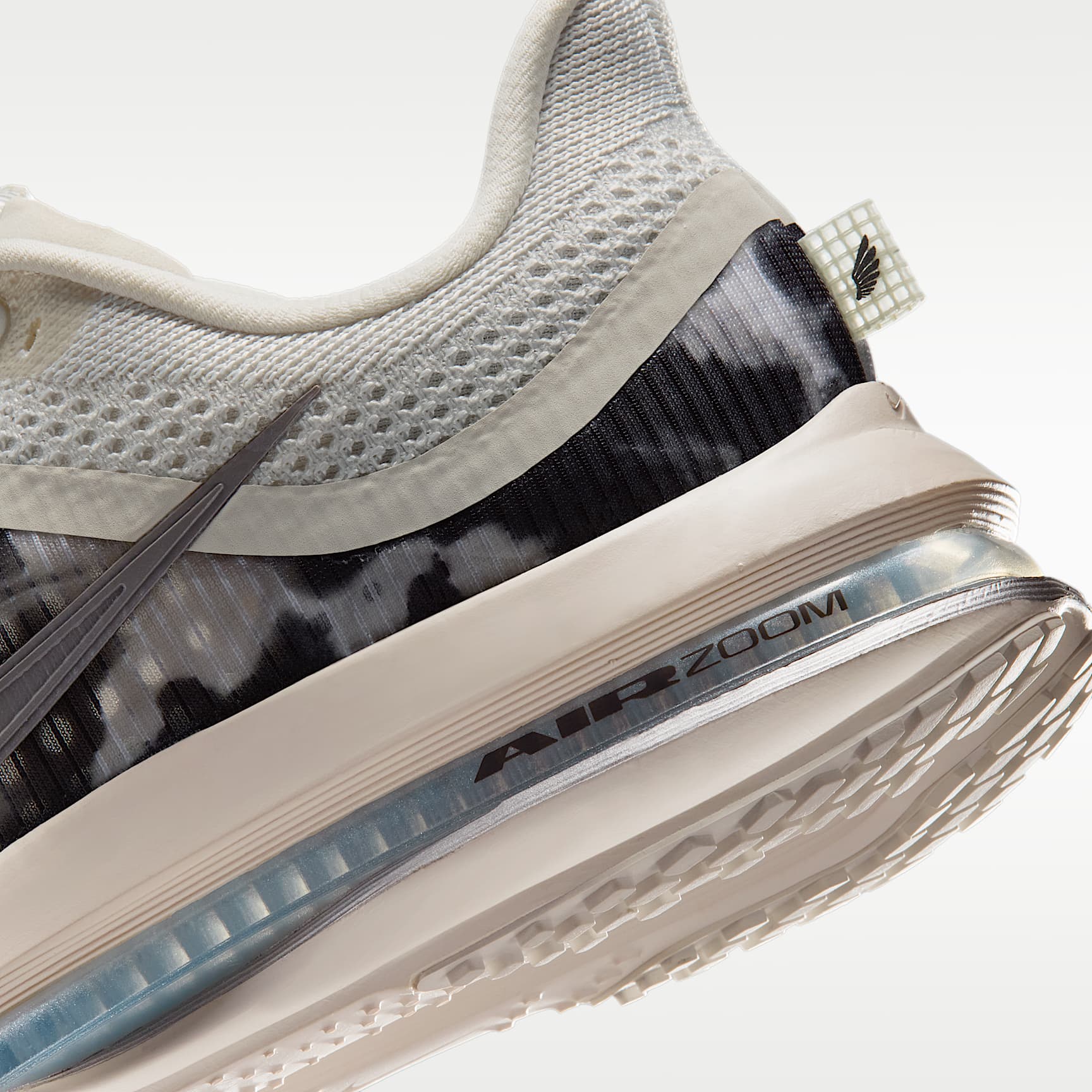 Nike Pegasus Premium SE Straßenlaufschuh (Damen) – Phantom/Anthracite/Metallic Silver/Pencil Point