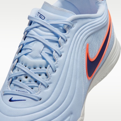 Nike Tiempo Reactgato Low Top Fußballschuh für Hallen- und Hartplätze – Hydrogen Blue/Coconut Milk