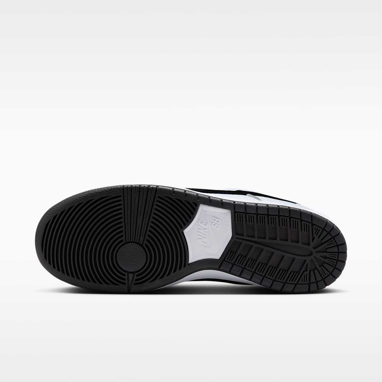 Nike SB Dunk Low Pro Skateboardschuh – Weiß/Weiß/Schwarz/Schwarz