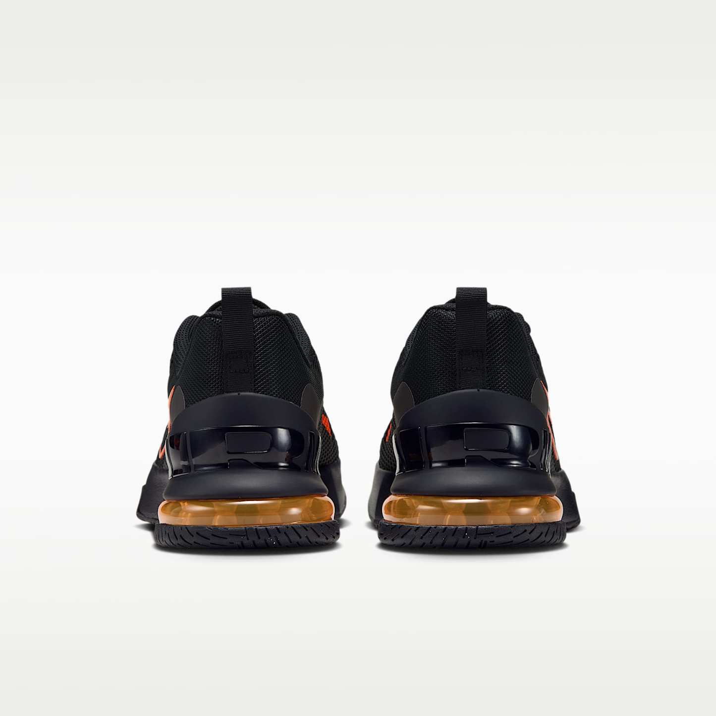 Nike Air Max Alpha Trainer 6 Workout-Schuh (Herren) – Off Noir/Medium Ash/Cream II/Total Orange
