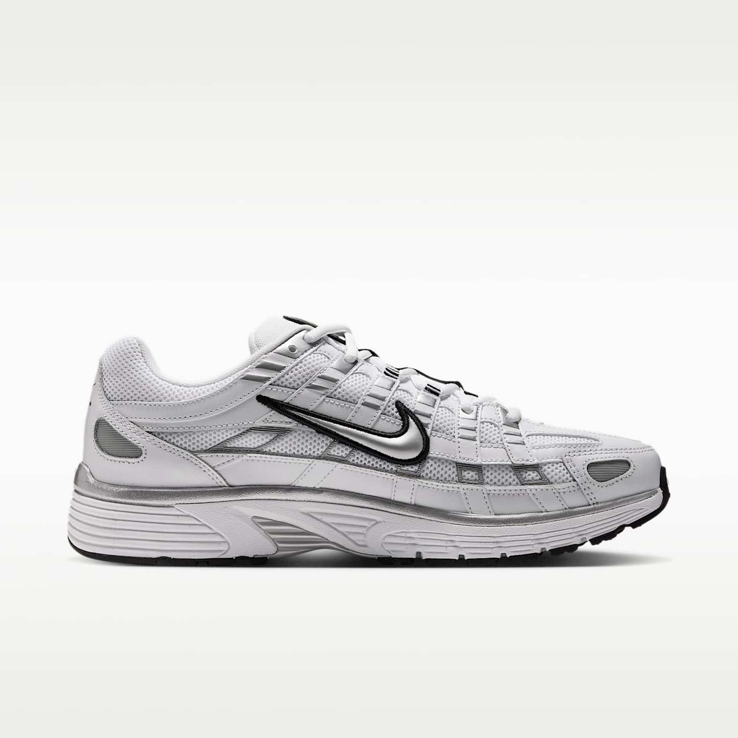 Nike P-6000 Schuh – Weiß/Schwarz/Metallic Silver