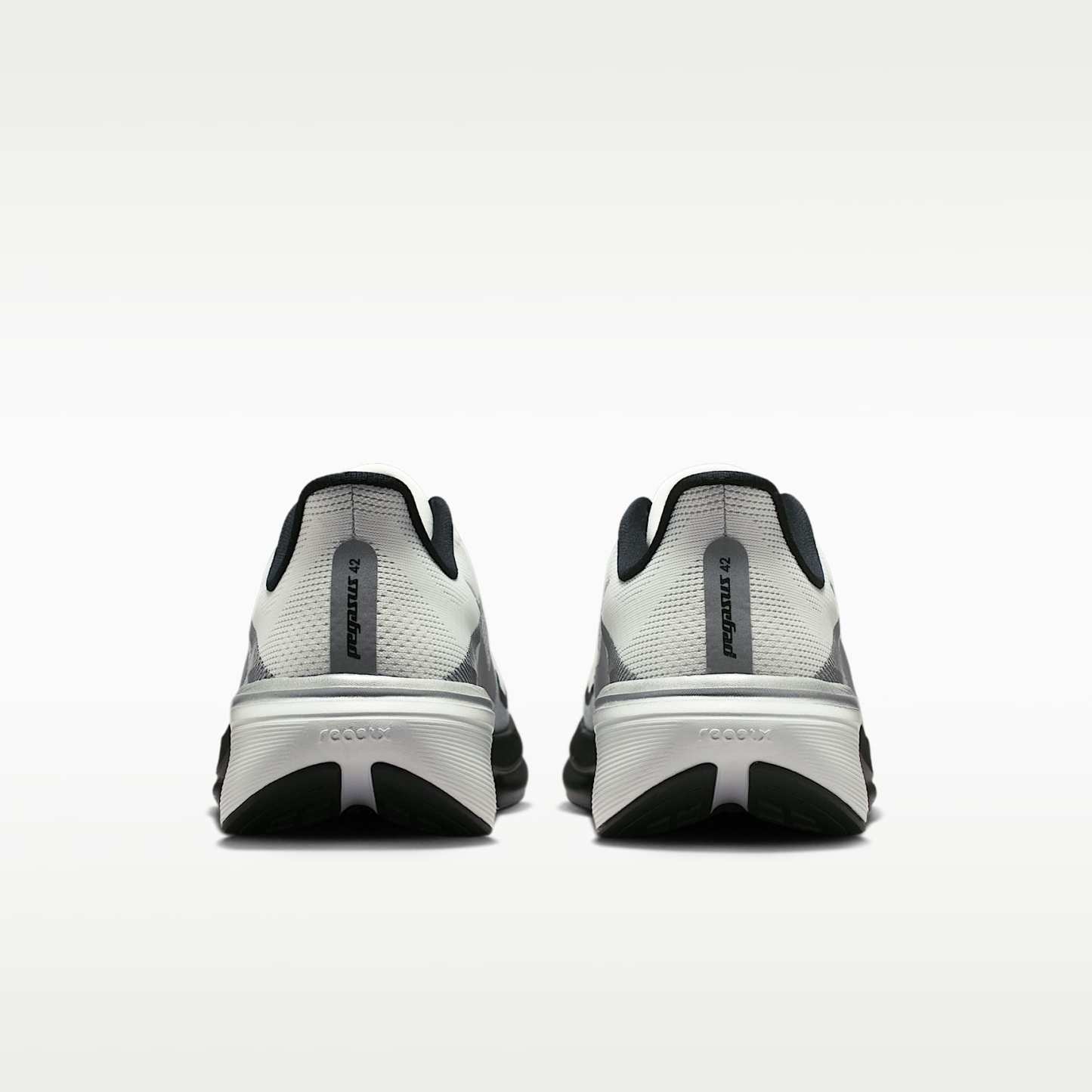 Nike Pegasus 42 Straßenlaufschuh (Herren) – Summit White/Photon Dust/Schwarz/Metallic Silver