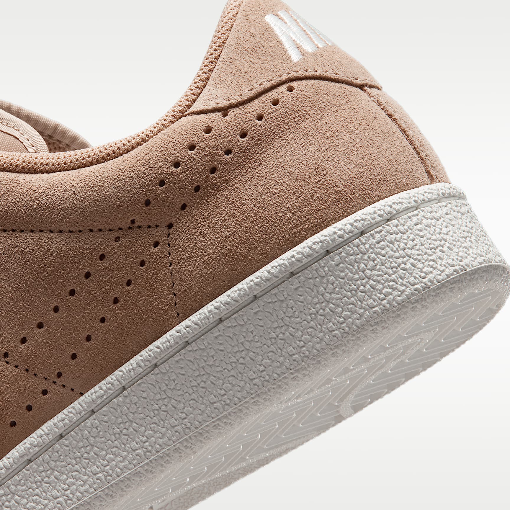 Nike Tennis Classic Damenschuh – British Khaki/Sail/British Khaki