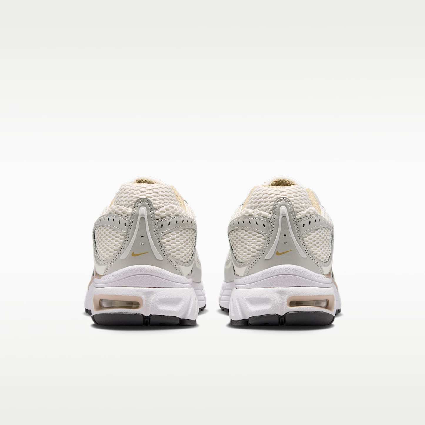 Nike Air Max Moto 2K Schuh (Herren) – Light Orewood Brown/Phantom/Sanddrift/Summit White