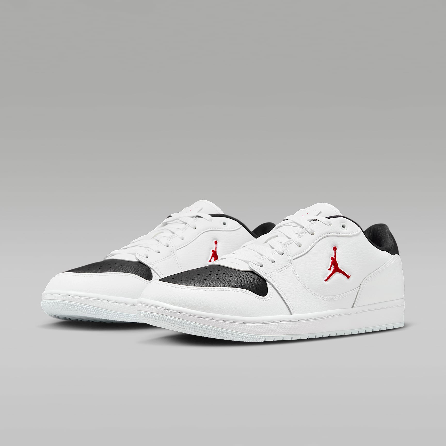 Jordan Court Connect Low Herrenschuhe – Weiß/Schwarz/Gym Red