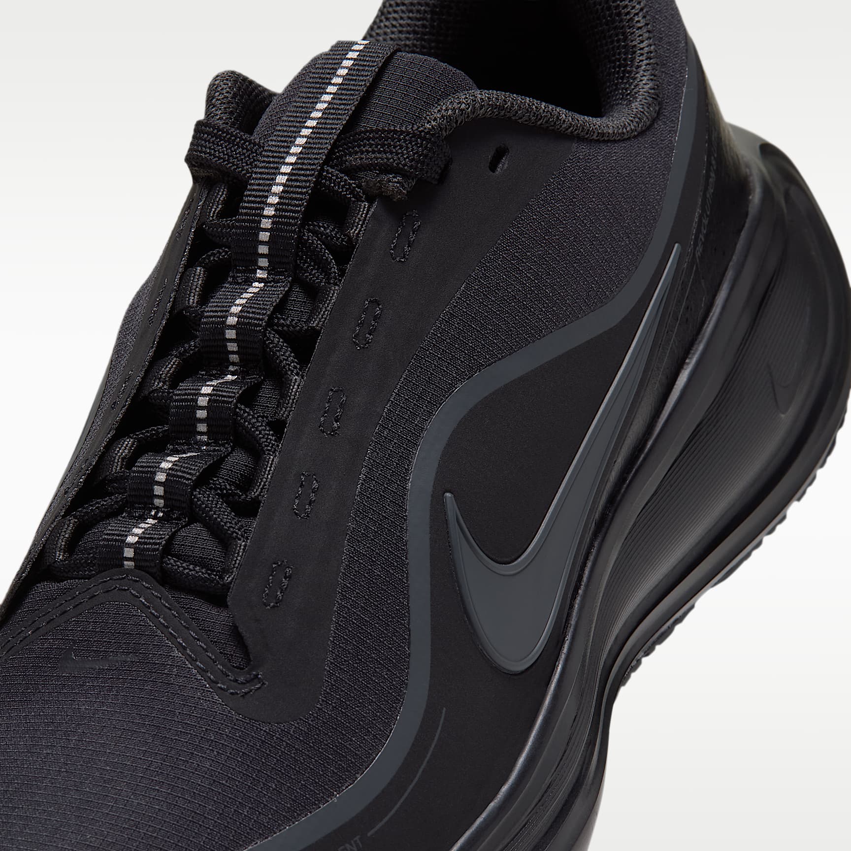 Nike Revolution 8 Utility Straßenlaufschuh (Damen) – Schwarz/Anthracite