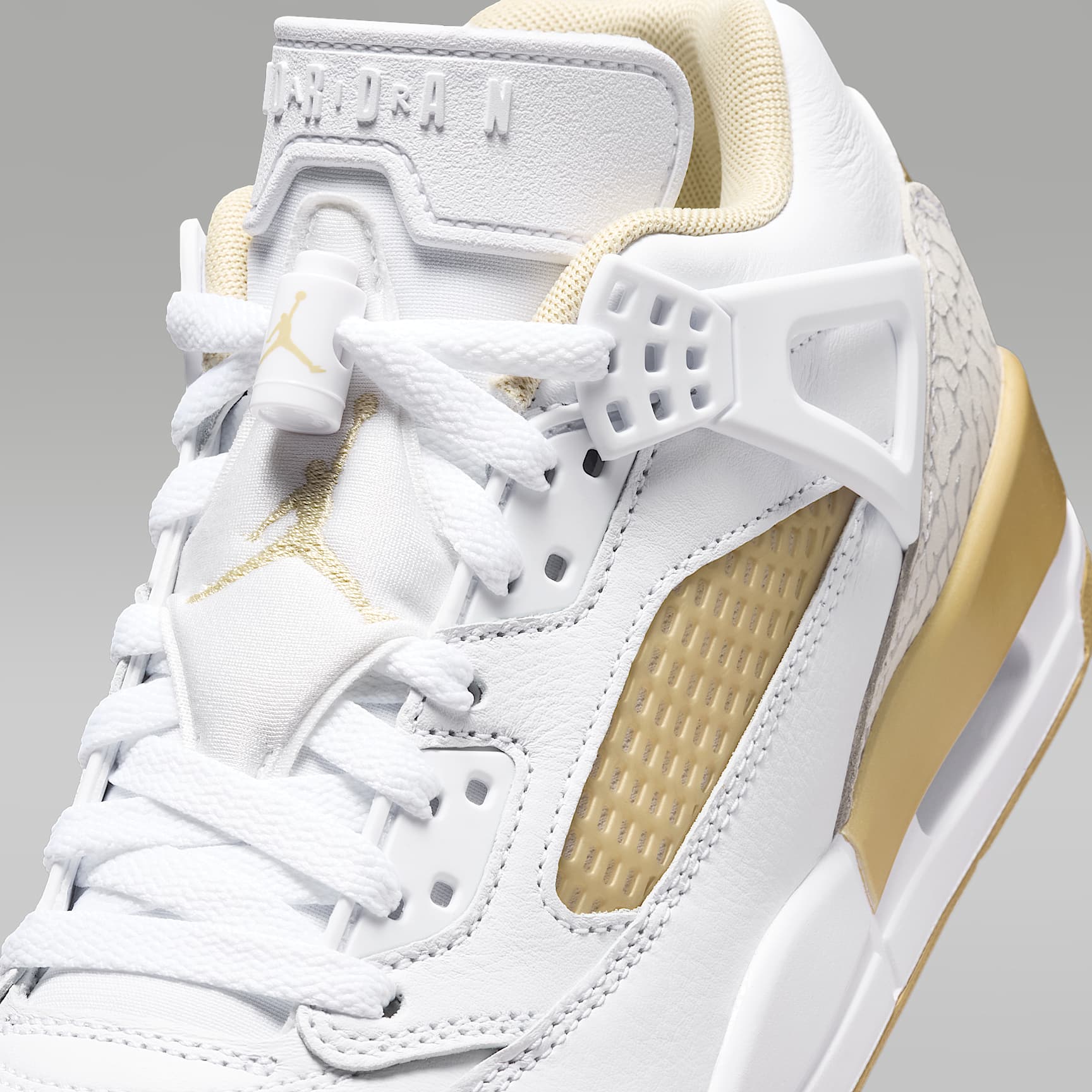 Jordan Spizike Low Schuh (Damen) – Weiß/Neutral Grey/Team Gold/Metallic Gold
