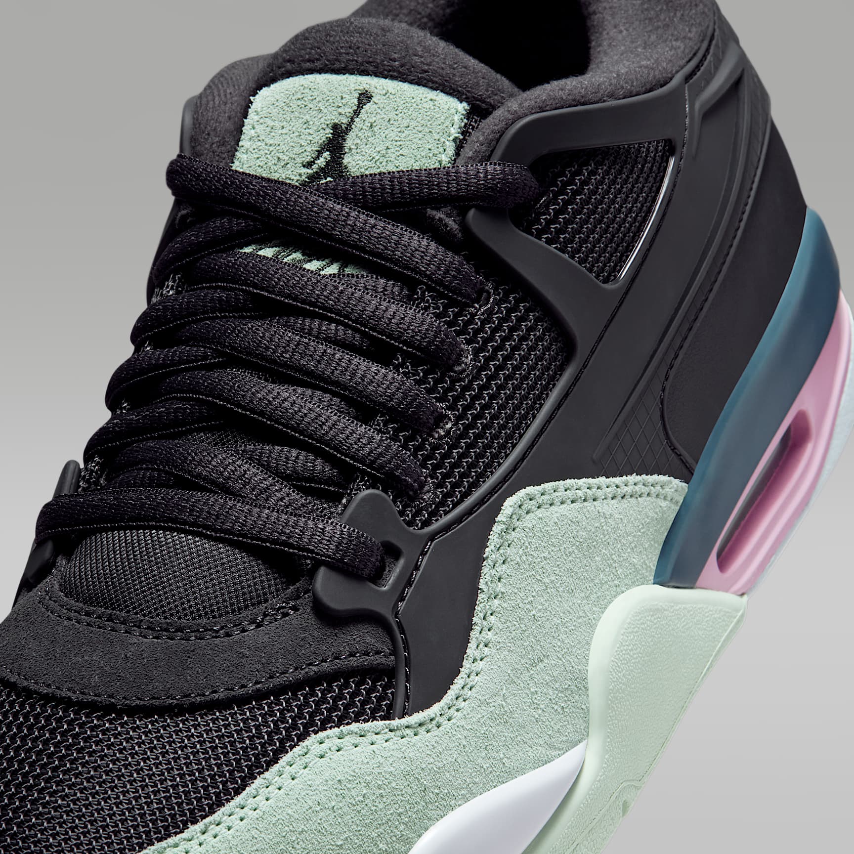 Air Jordan 4 RM Herrenschuh – Anthracite/Barely Green/Jade Aura/Iced Carmine